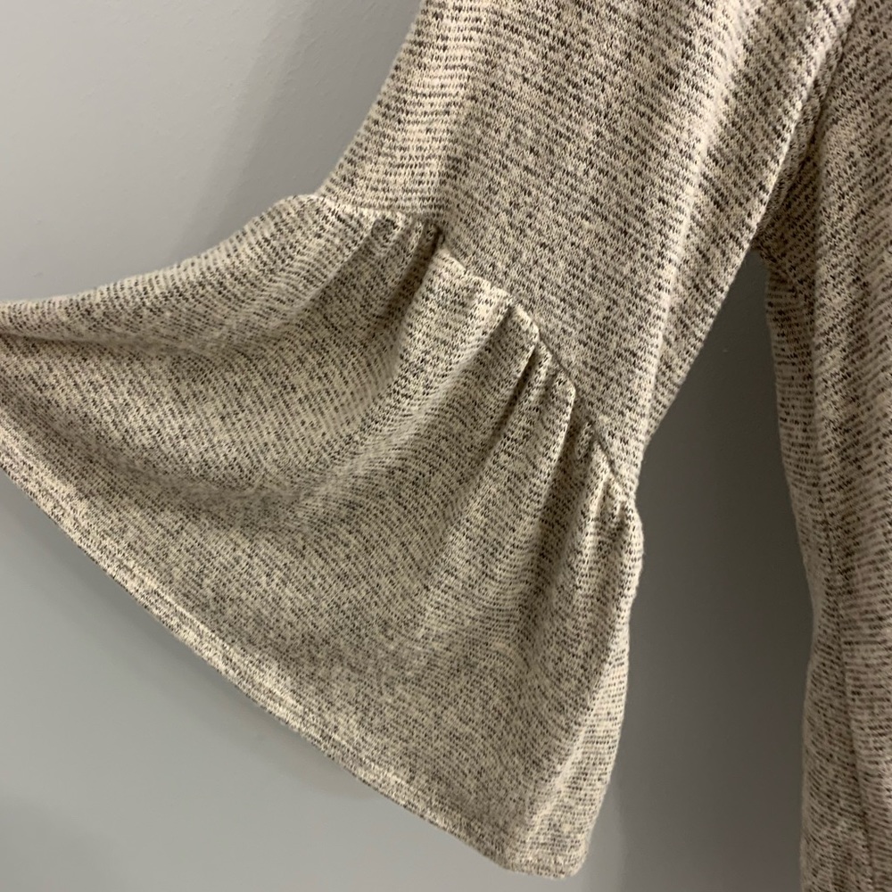 Sweater - Picture 2 of 4